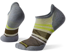 Load image into Gallery viewer, Smartwool Men&#39;s PhD® Run Light Elite Pattern Micro Socks
